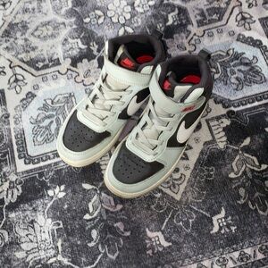 Nike sneakers unisex size 13 C barely worn